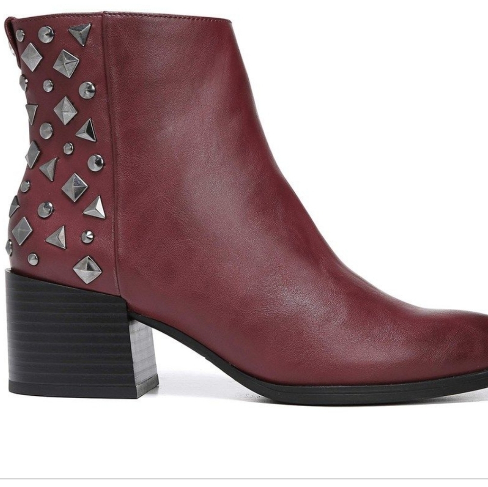 New Circus by Sam Edelman Studded booties